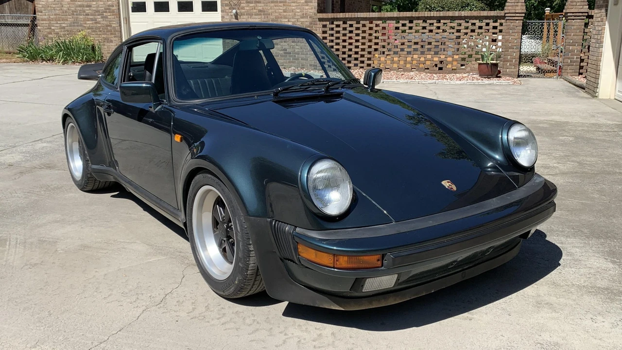 1984 Porsche 911 Carrera 3.2 - Image 2 of 31