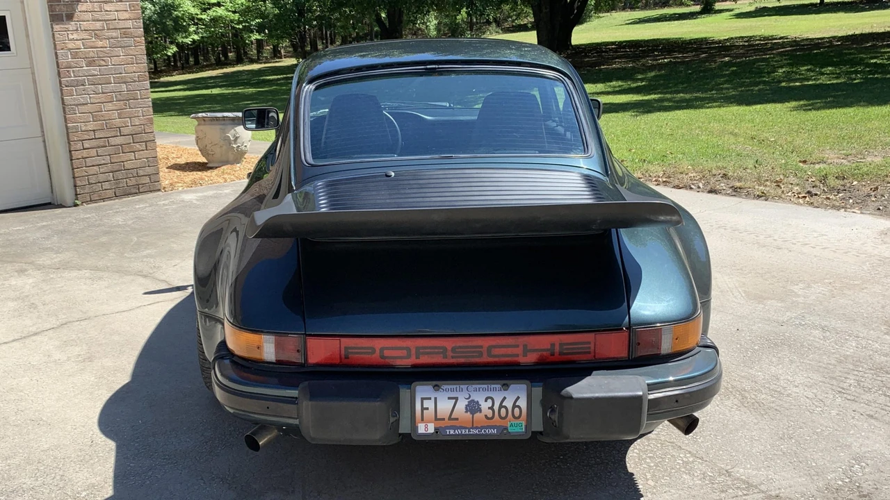 1984 Porsche 911 Carrera 3.2 - Image 24 of 31