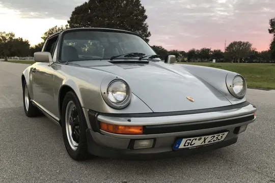 1984 Porsche 911 Carrera Targa