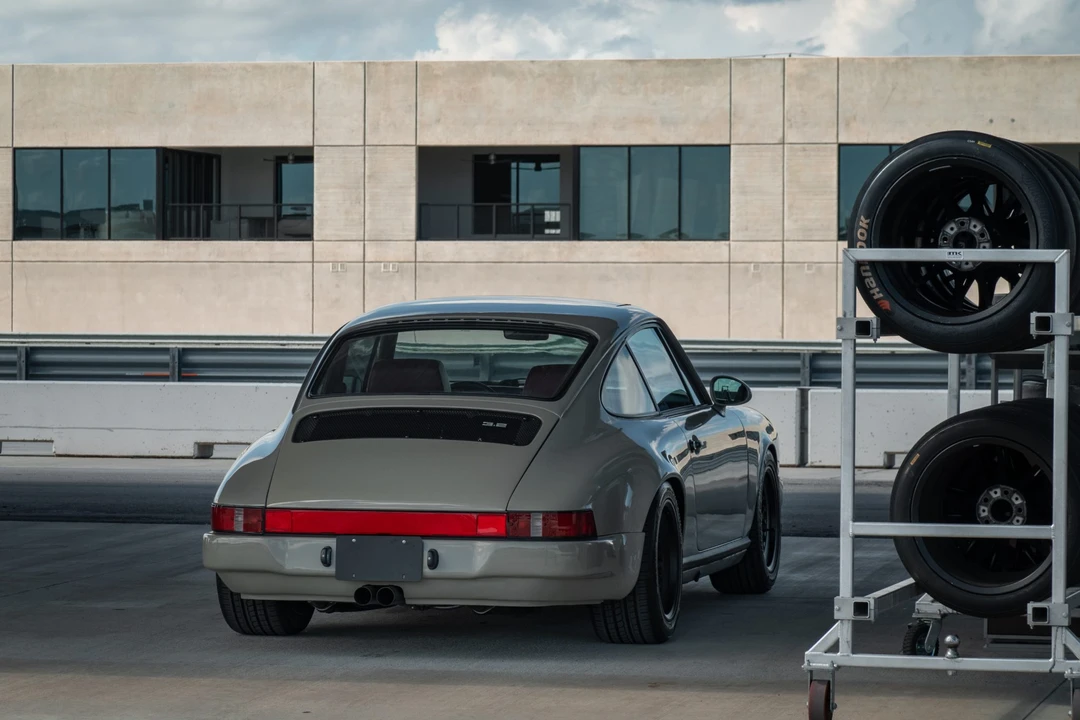 1985 Porsche 911 Carrera 3.2 - Image 27 of 31