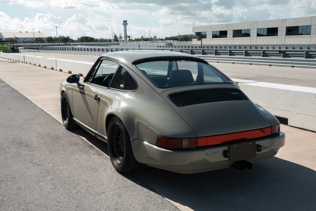 1985 Porsche 911 Carrera 3.2 - Image 28 of 31