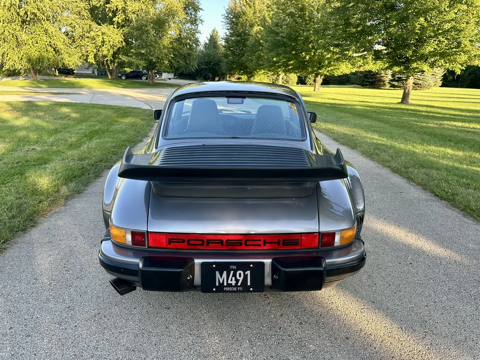 1986 Porsche 911 Carrera 3.2 - Image 17 of 31