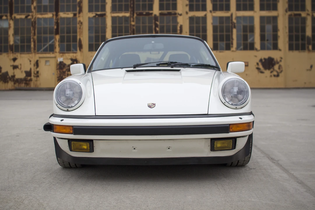 1986 Porsche 911 Carrera 3.2 - Image 26 of 31