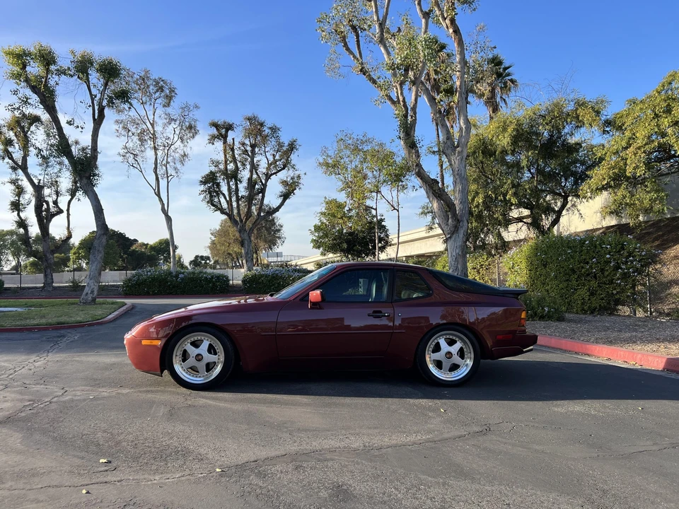 1986 Porsche 944 Turbo - Image 2 of 31