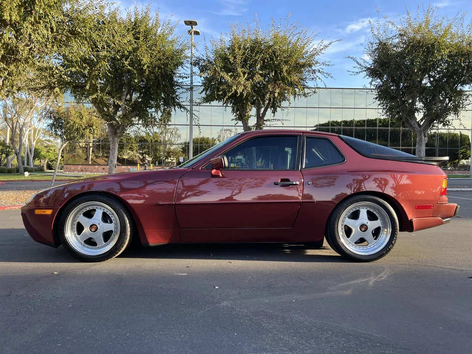 1986 Porsche 944 Turbo - Image 5 of 31