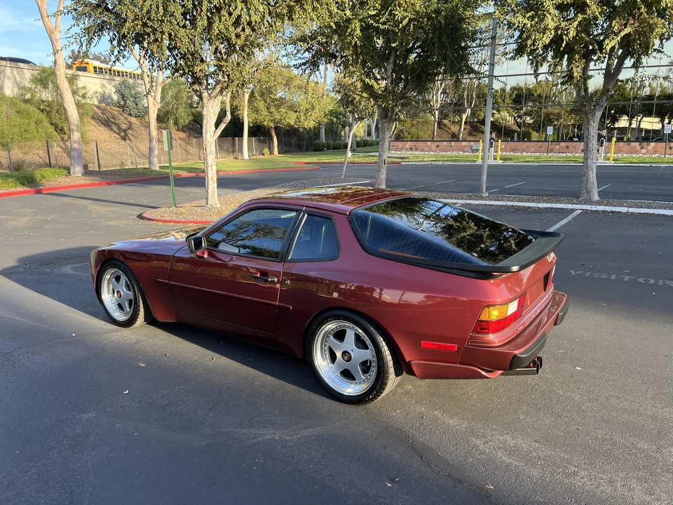 1986 Porsche 944 Turbo - Image 6 of 31