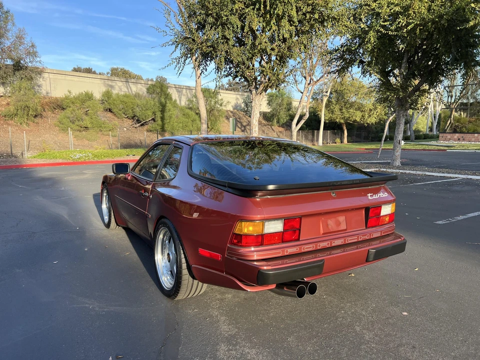 1986 Porsche 944 Turbo - Image 9 of 31
