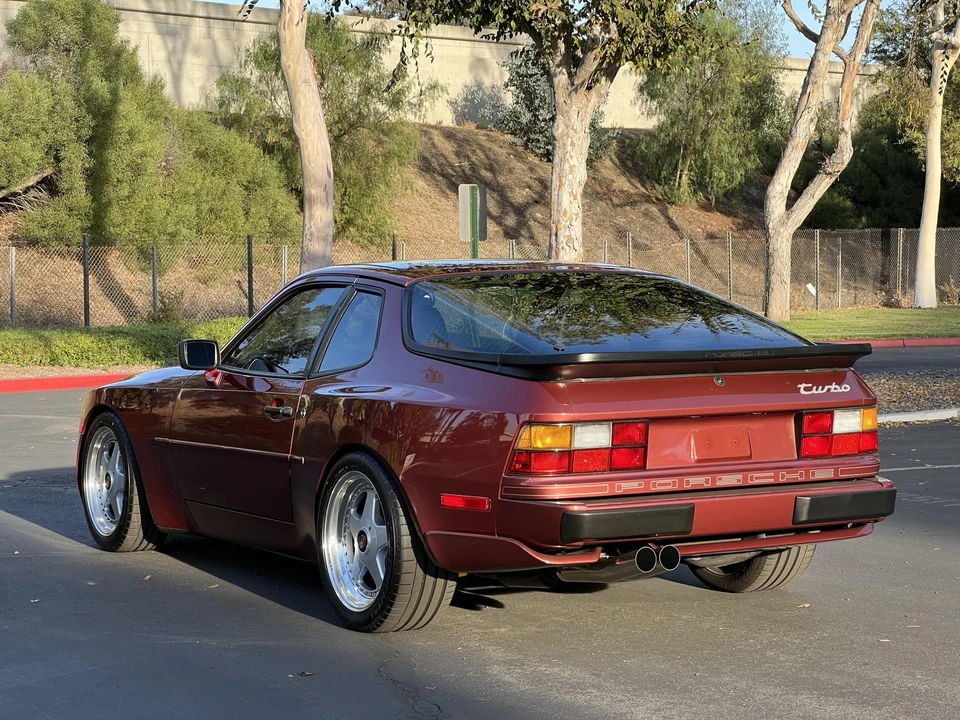 1986 Porsche 944 Turbo - Image 10 of 31