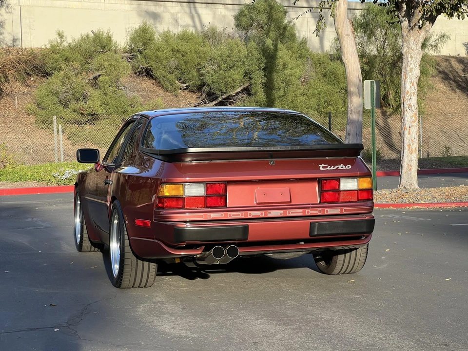 1986 Porsche 944 Turbo - Image 11 of 31
