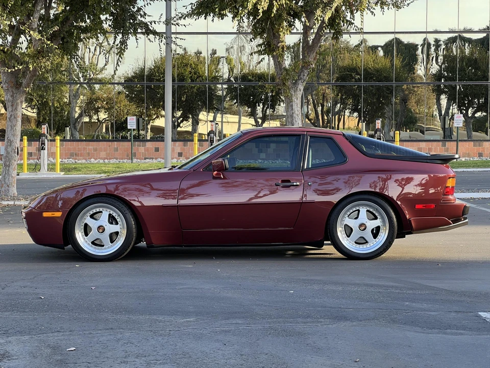 1986 Porsche 944 Turbo - Image 26 of 31