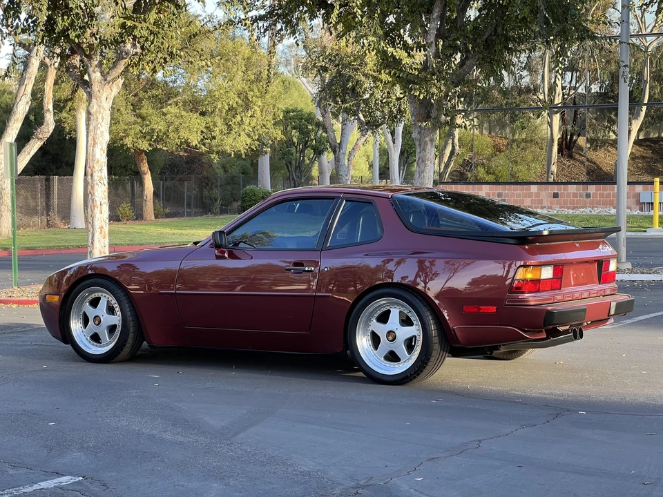 1986 Porsche 944 Turbo - Image 27 of 31