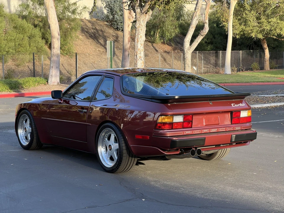 1986 Porsche 944 Turbo - Image 28 of 31