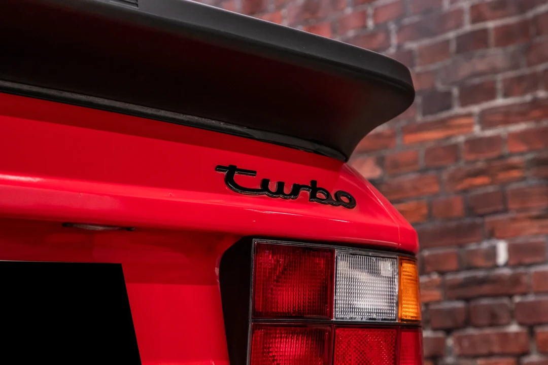 1986 Porsche 944 Turbo - Image 16 of 31