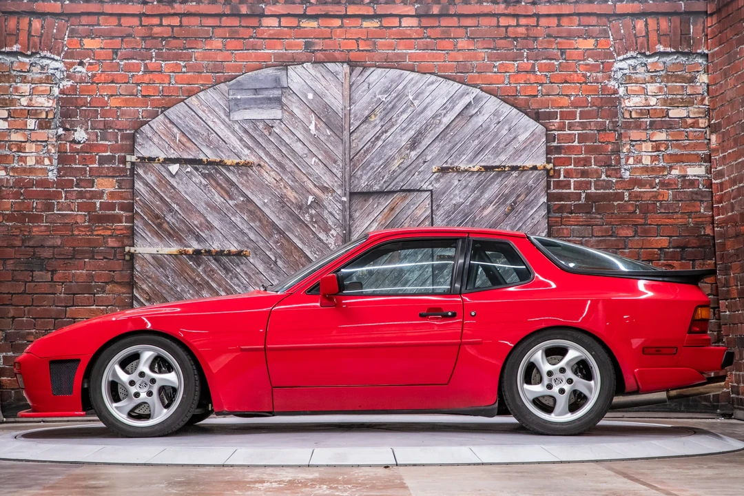 1986 Porsche 944 Turbo - Image 2 of 31