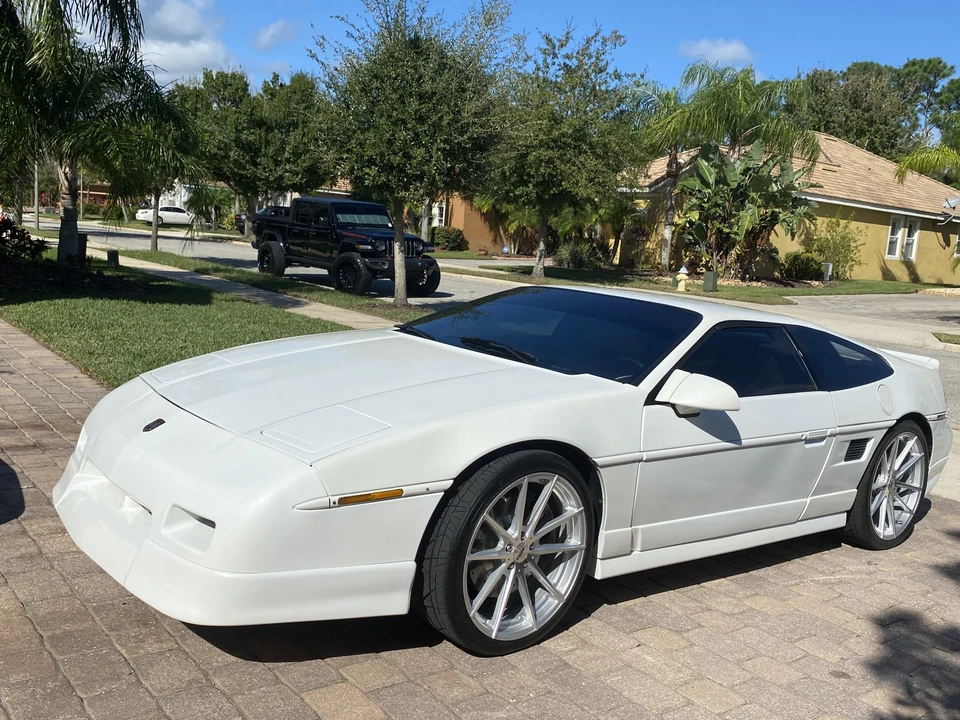 1987 Pontiac Fiero GT - Image 14 of 31