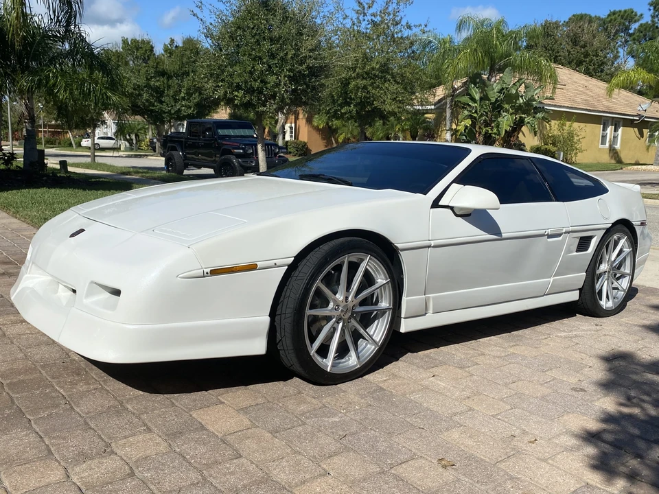 1987 Pontiac Fiero GT - Image 13 of 31