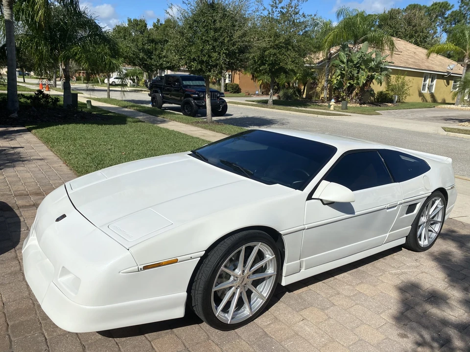 1987 Pontiac Fiero GT - Image 15 of 31