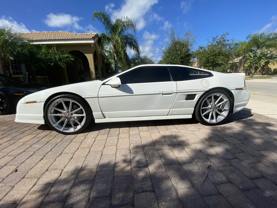 1987 Pontiac Fiero GT - Image 21 of 31