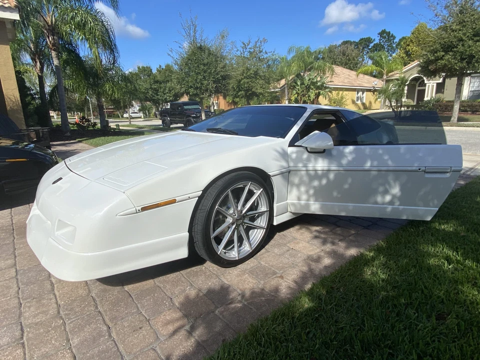 1987 Pontiac Fiero GT - Image 17 of 31