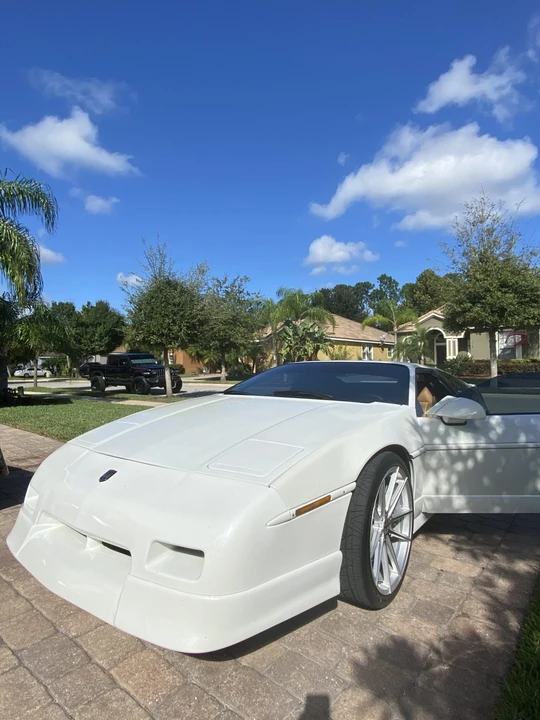 1987 Pontiac Fiero GT - Image 10 of 31