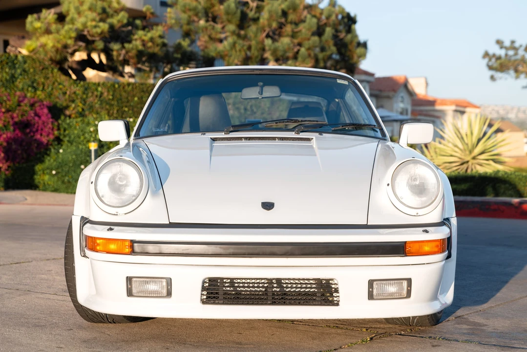 1987 Porsche 911 Carrera 3.2 - Image 2 of 31