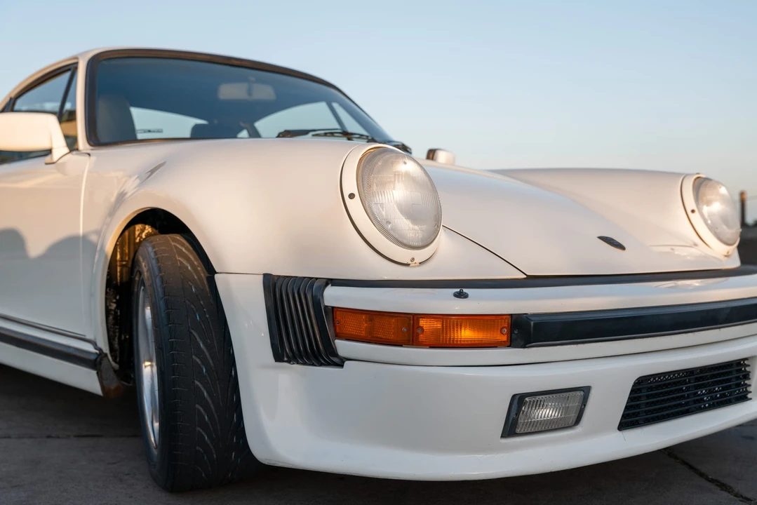 1987 Porsche 911 Carrera 3.2 - Image 18 of 31
