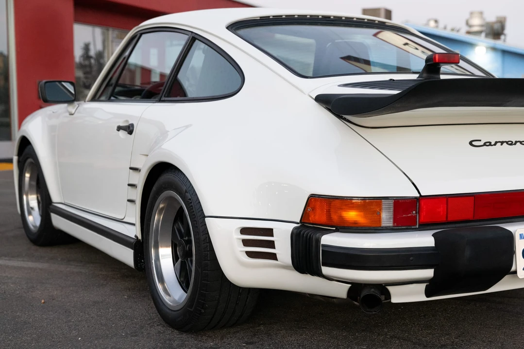1987 Porsche 911 Carrera 3.2 - Image 13 of 31