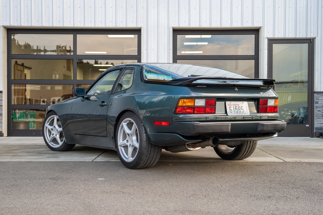 1987 Porsche 944 Turbo - Image 11 of 31