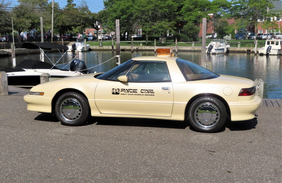 1988 Buick Reatta - Image 5 of 31