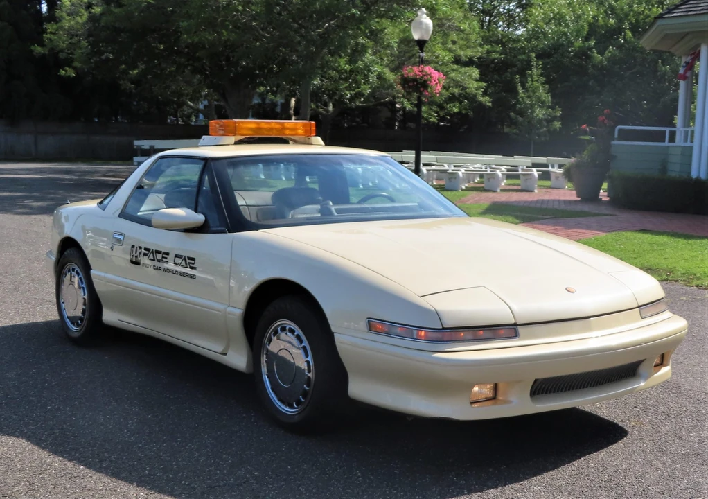 1988 Buick Reatta - Image 12 of 31