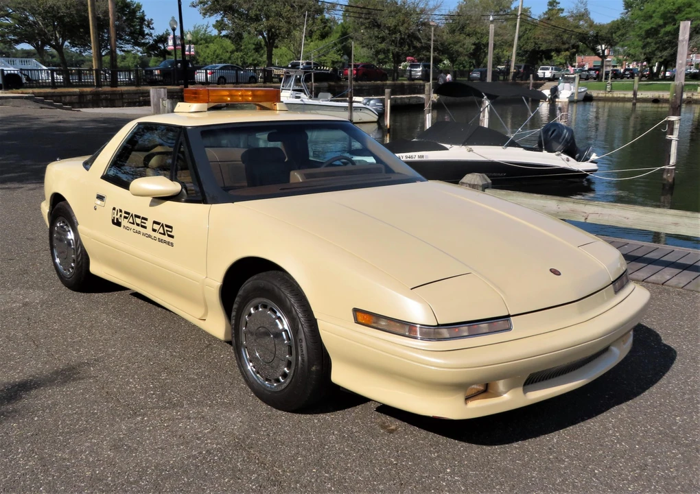 1988 Buick Reatta - Image 10 of 31