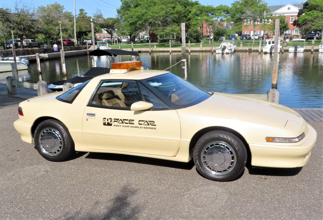 1988 Buick Reatta - Image 7 of 31