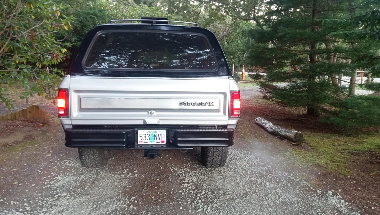 1988 Dodge Ramcharger - Image 11 of 31