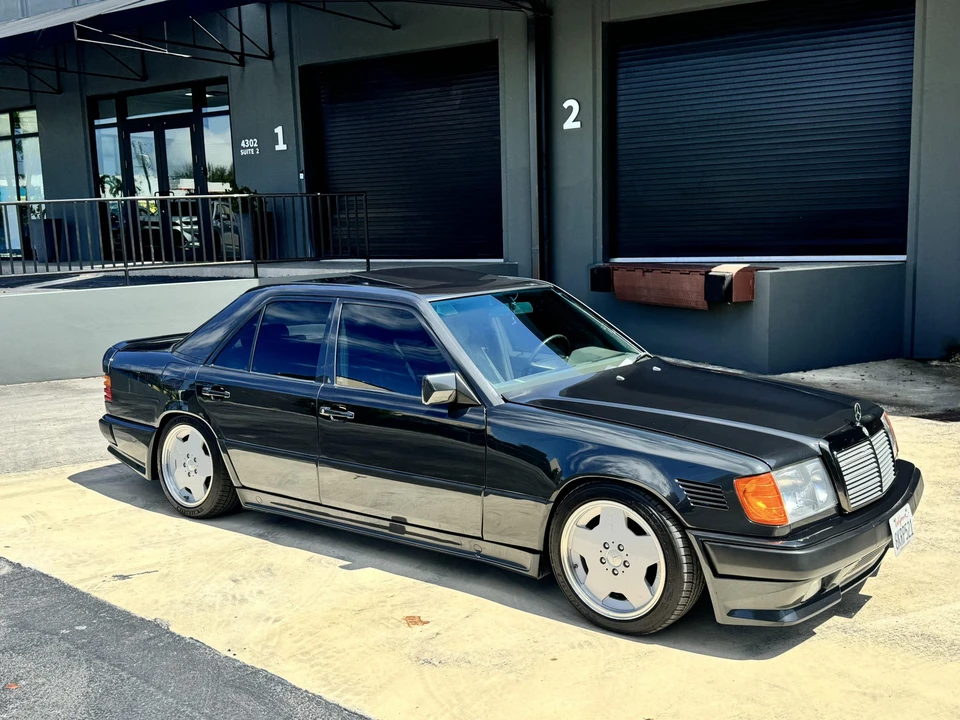 1988 Mercedes-Benz W124 E-Class - Image 2 of 31