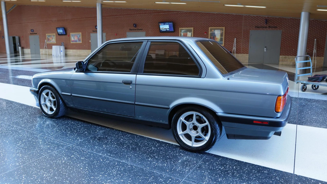1989 BMW E30 3 Series - Image 15 of 31
