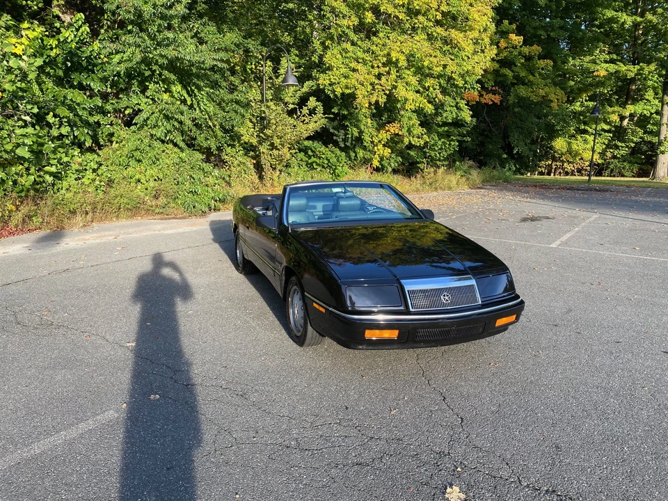 1989 Chrysler LeBaron - Image 30 of 31
