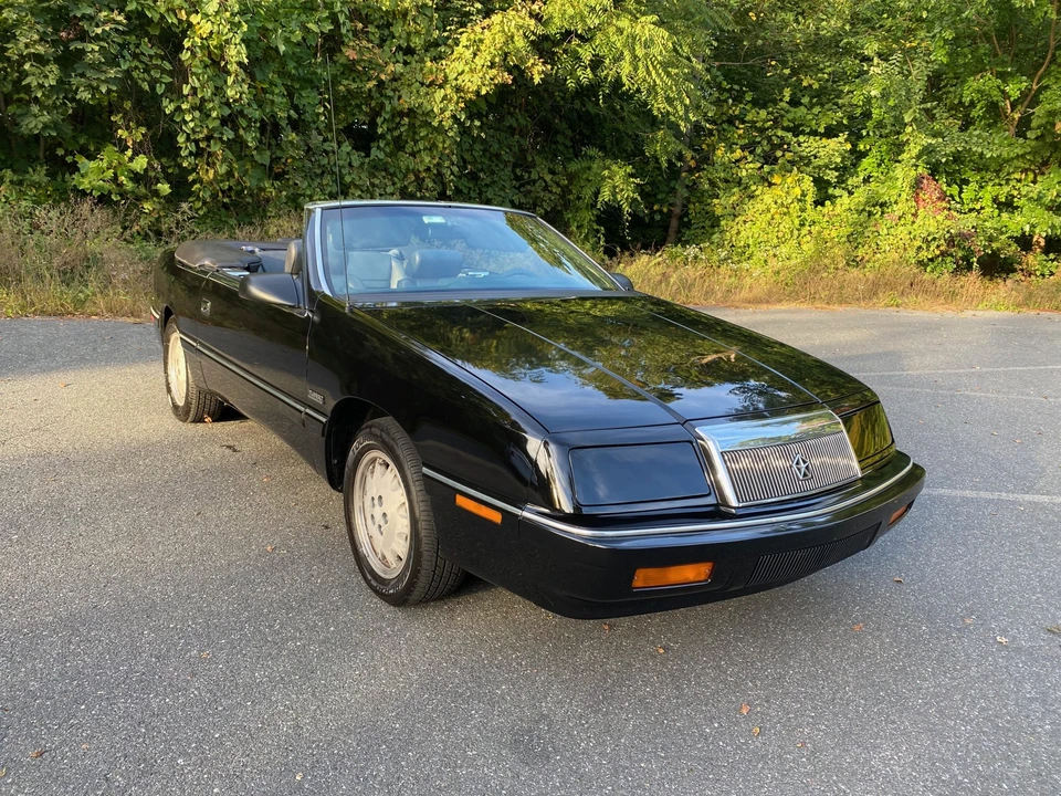 1989 Chrysler LeBaron - Image 17 of 31