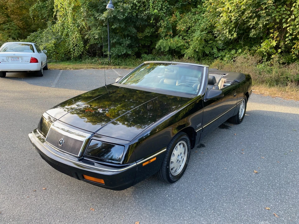 1989 Chrysler LeBaron - Image 5 of 31