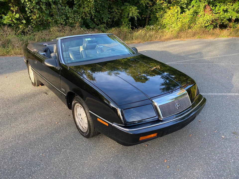 1989 Chrysler LeBaron - Image 20 of 31