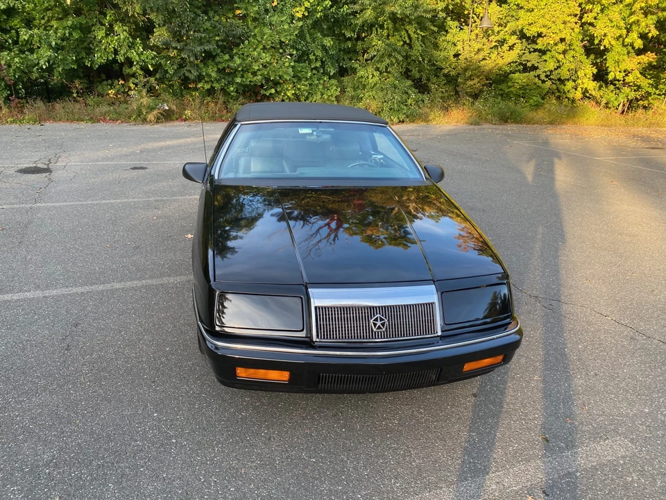 1989 Chrysler LeBaron - Image 15 of 31