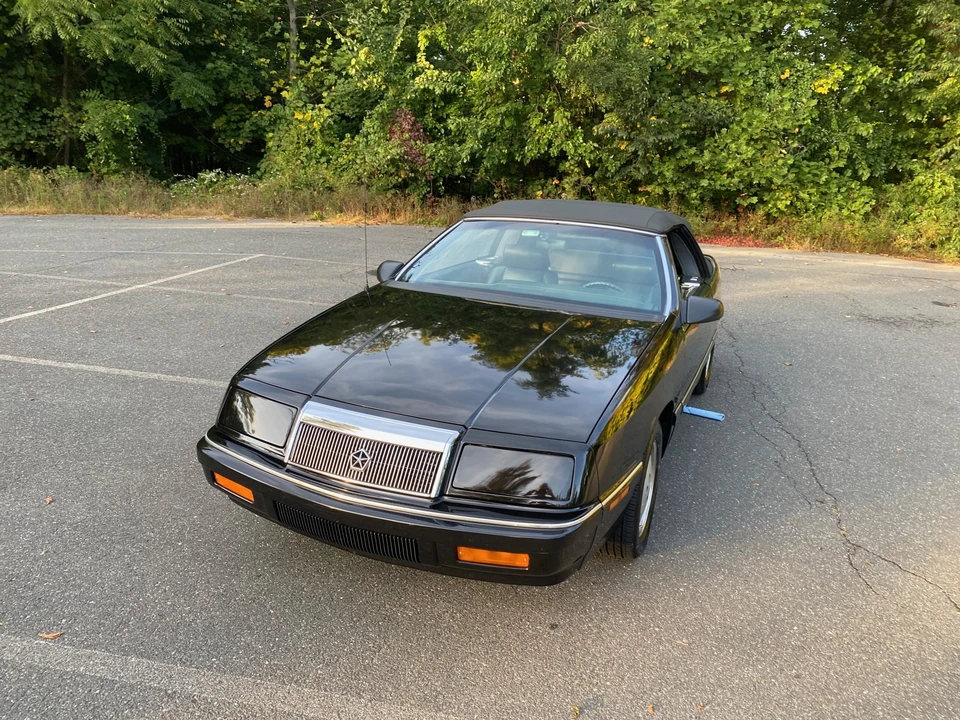1989 Chrysler LeBaron - Image 10 of 31
