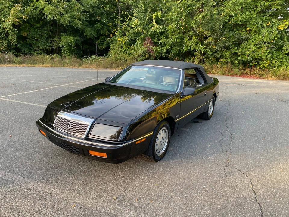 1989 Chrysler LeBaron - Image 9 of 31