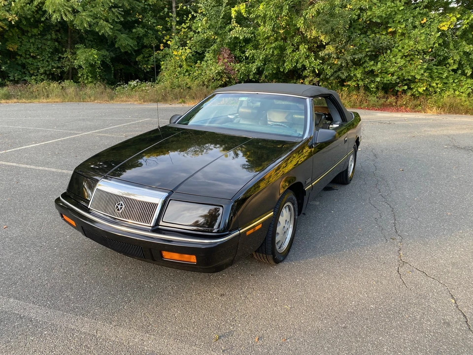 1989 Chrysler LeBaron - Image 11 of 31
