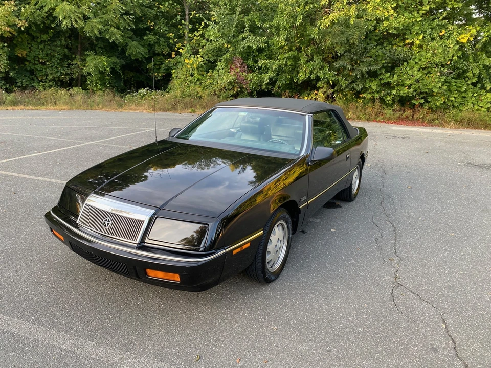 1989 Chrysler LeBaron - Image 12 of 31