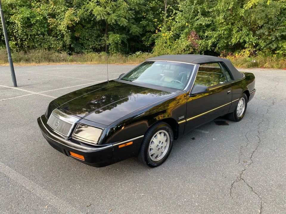 1989 Chrysler LeBaron - Image 8 of 31