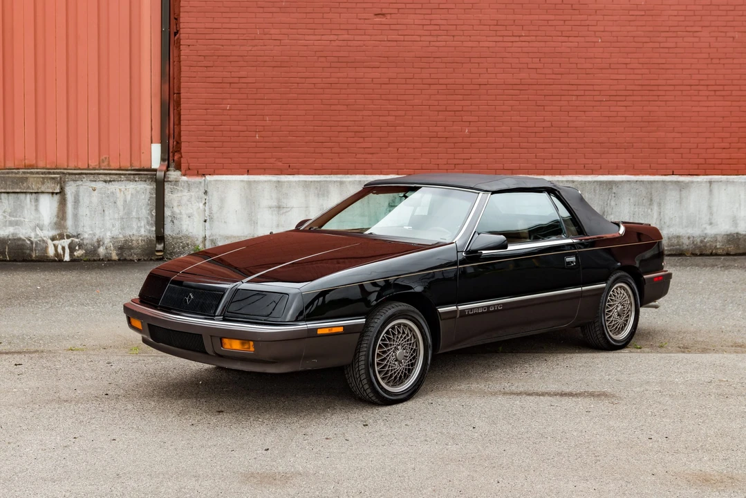 1989 Chrysler LeBaron - Image 4 of 31