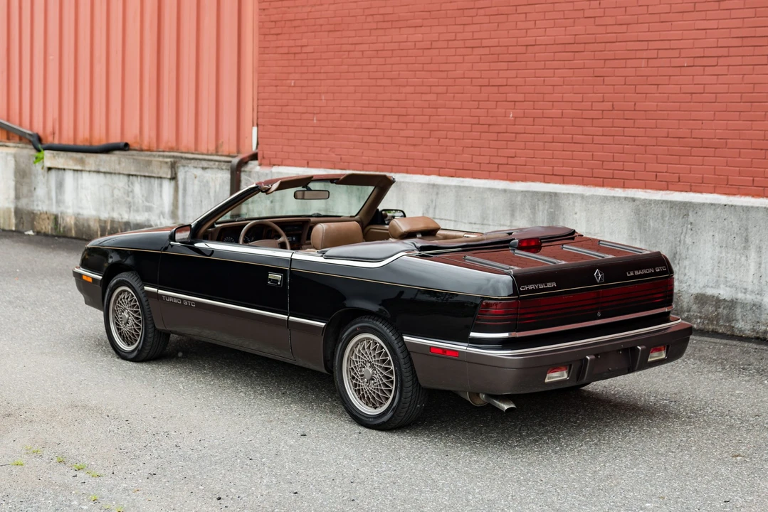 1989 Chrysler LeBaron - Image 14 of 31