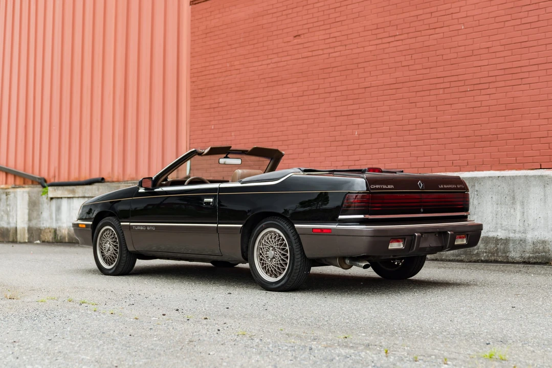 1989 Chrysler LeBaron - Image 13 of 31