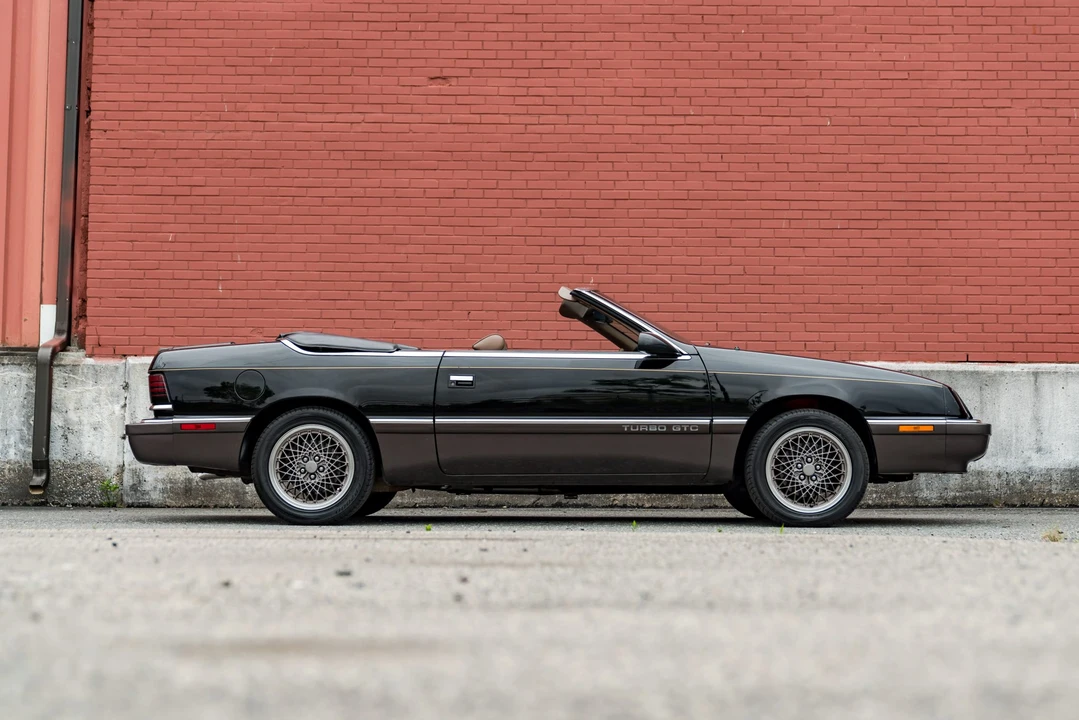 1989 Chrysler LeBaron - Image 10 of 31