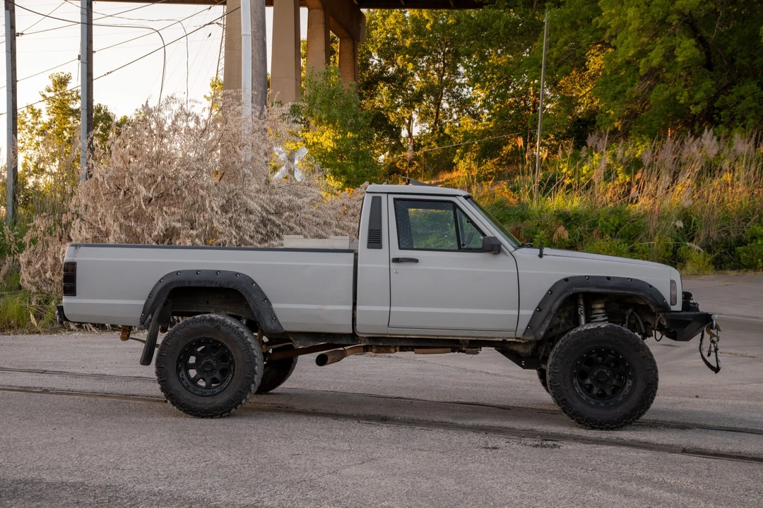 1989 Jeep Comanche - Image 10 of 31